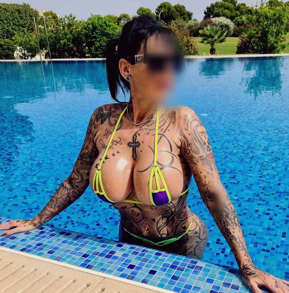 Fiona, 39