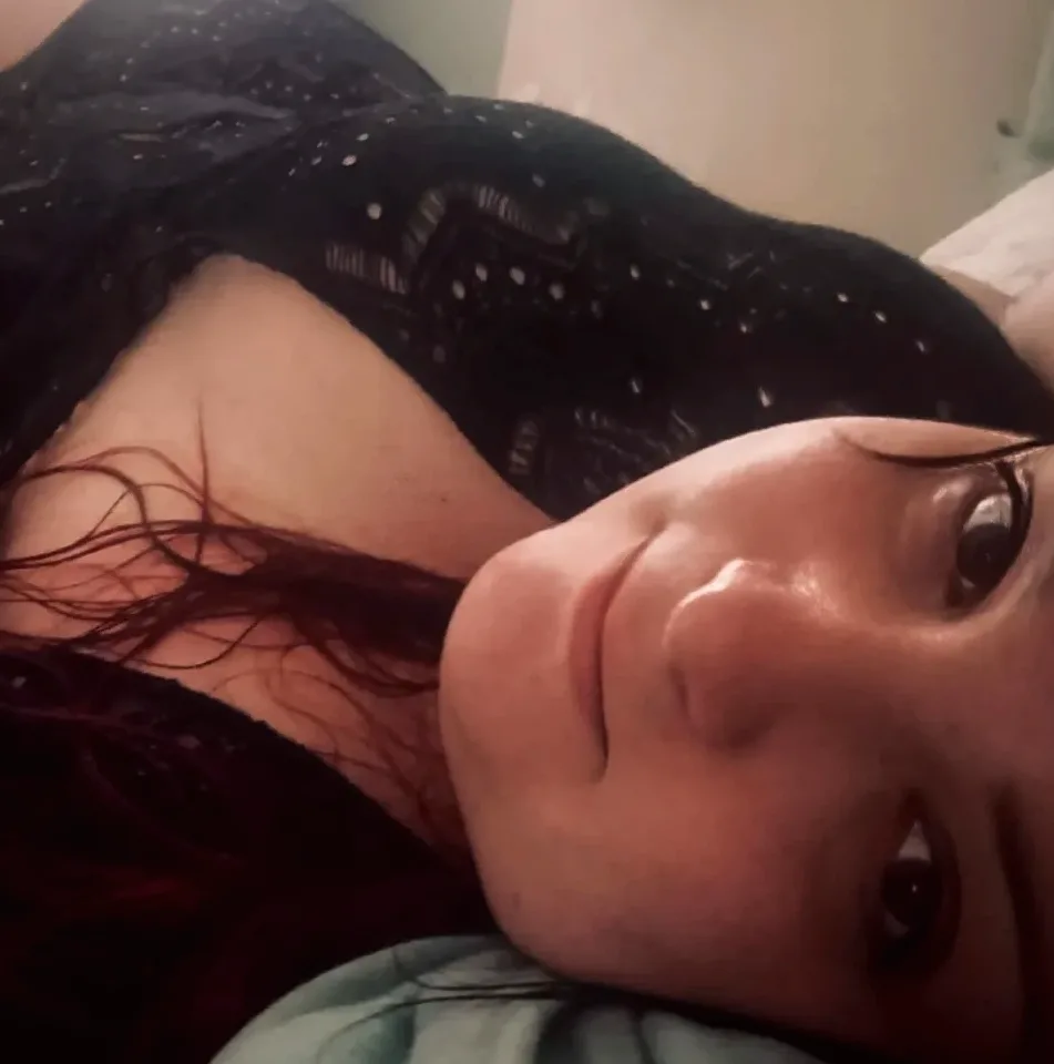 Nadja, 33