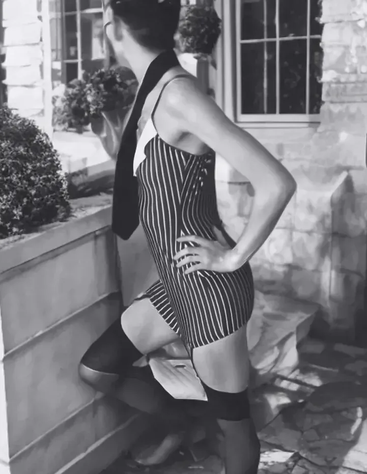 Nina, 35