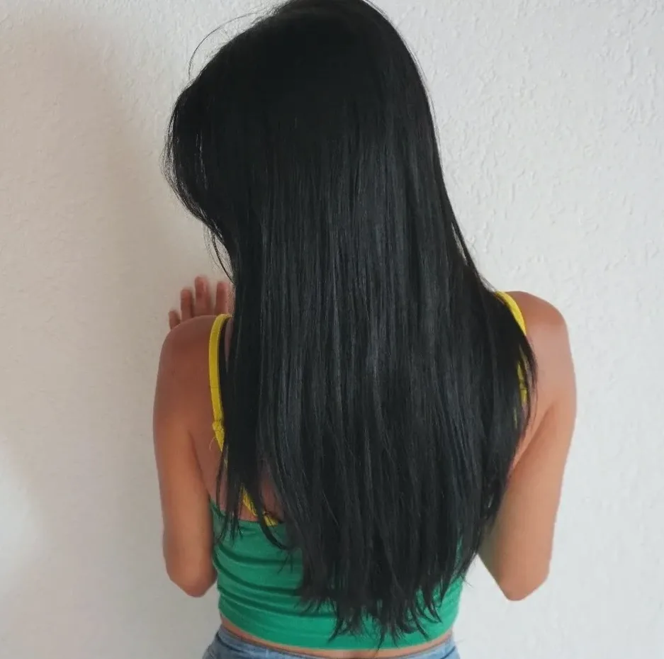 Simone, 28